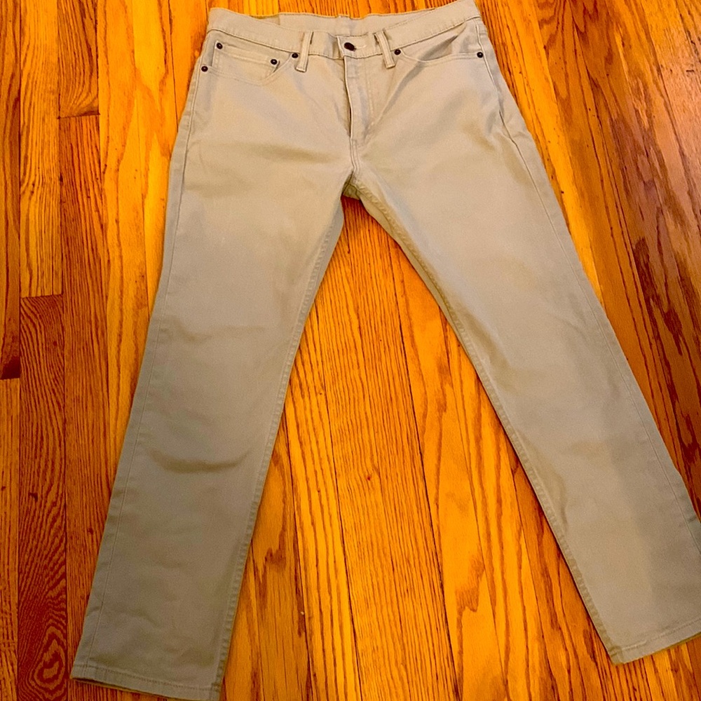 Levi’s 511 34x30 tan jeans in good condition.